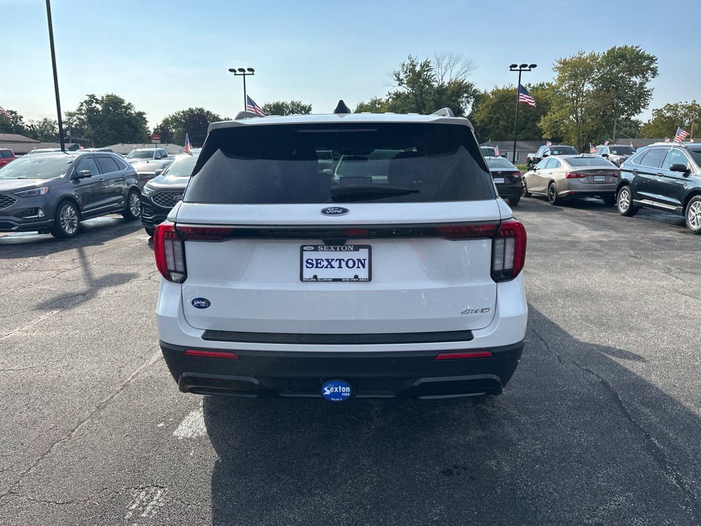 Certified 2025 Ford Explorer ST-Line AWD/4WD image 5