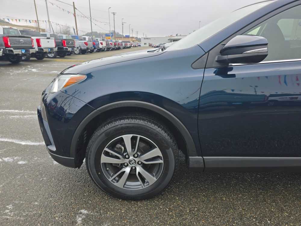 Used 2018 Toyota RAV4 XLE image 18
