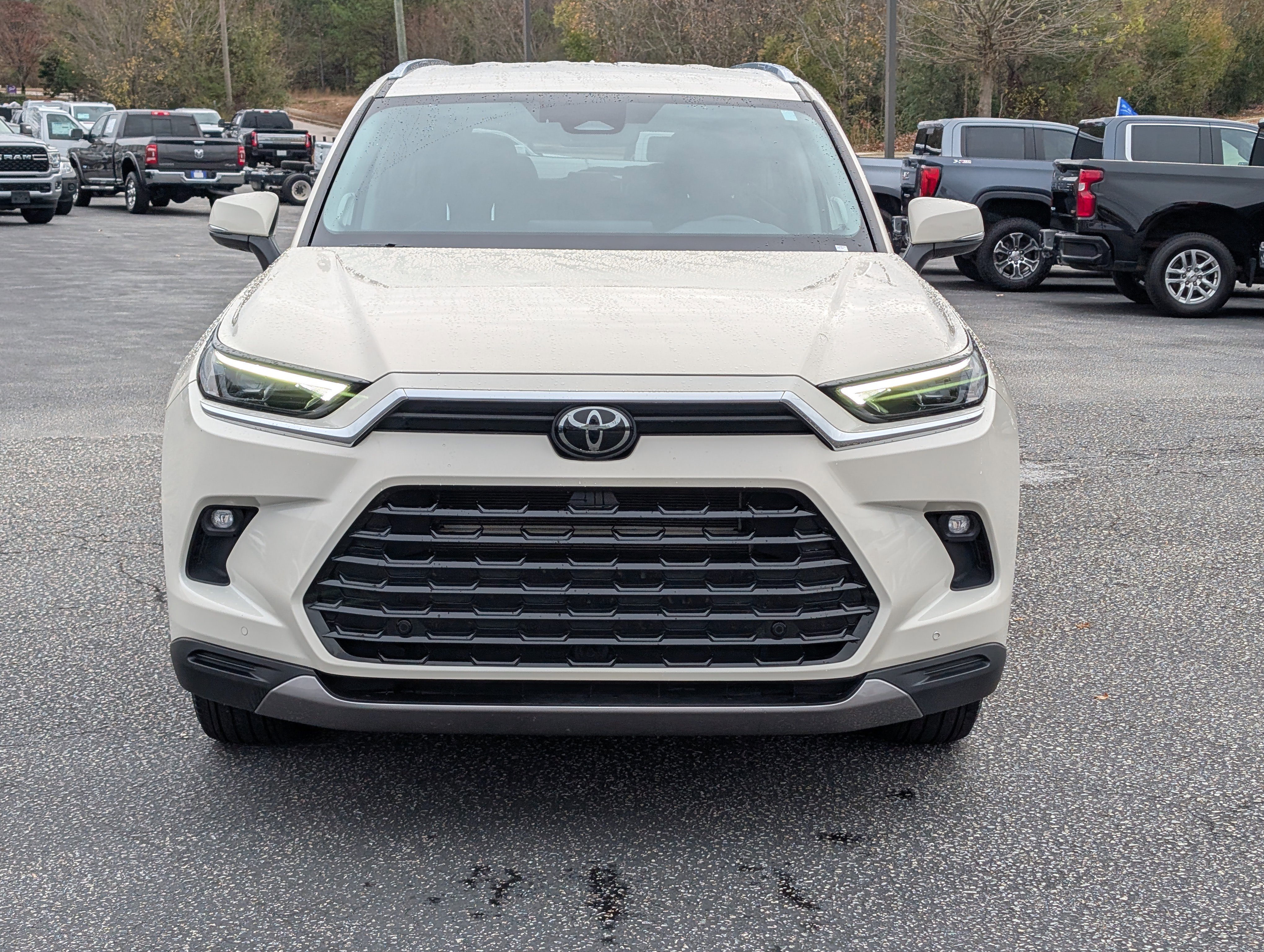 Used 2024 Toyota Grand Highlander Limited image 3