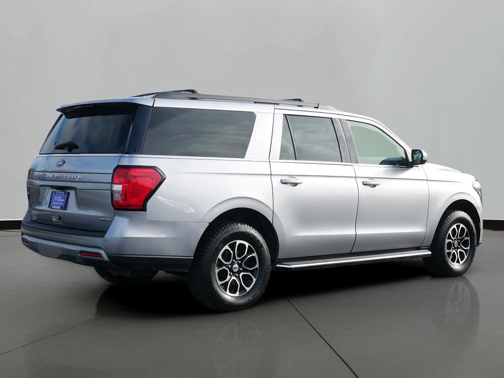 Certified 2023 Ford Expedition Max XLT image 3