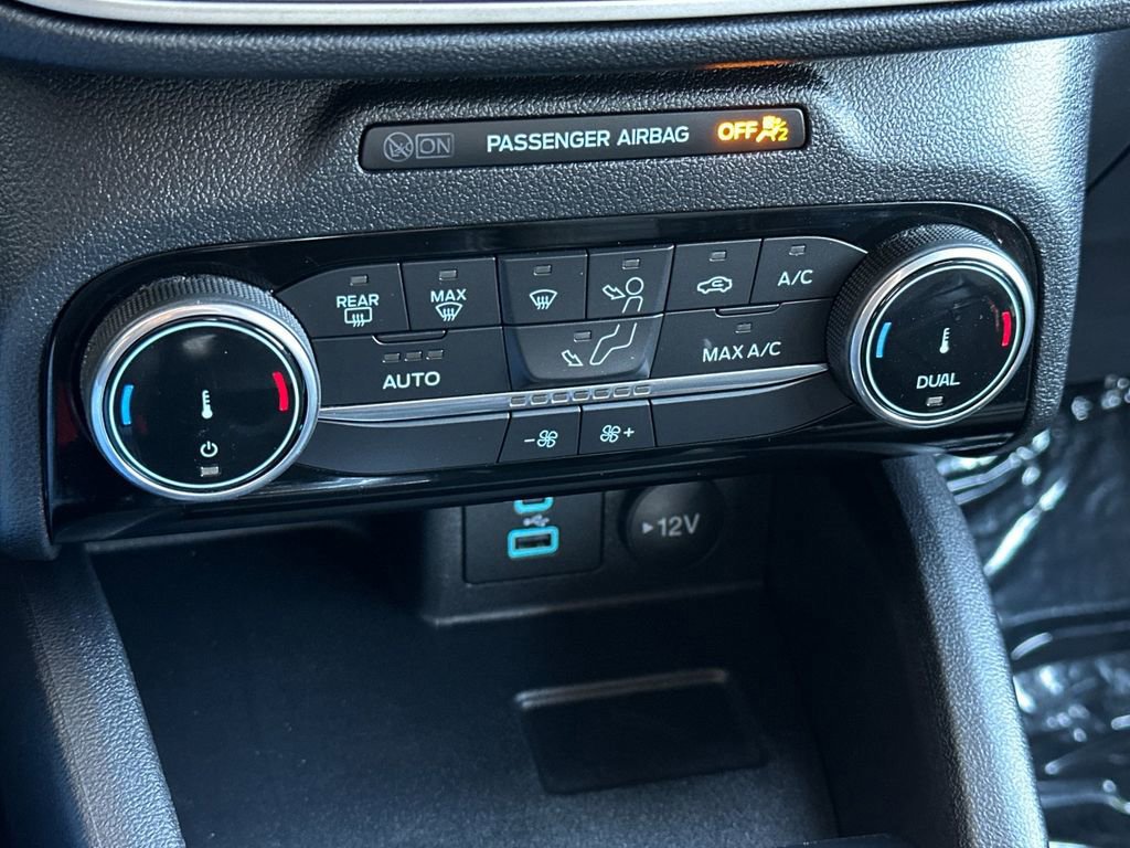 Certified 2022 Ford Escape SE w/ SE Sport Appearance Package image 20