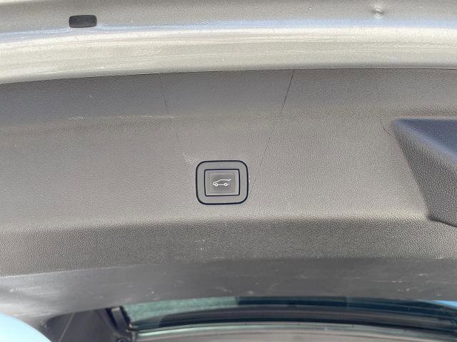 Used 2025 Chevrolet Suburban Z71 AWD/4WD image 39