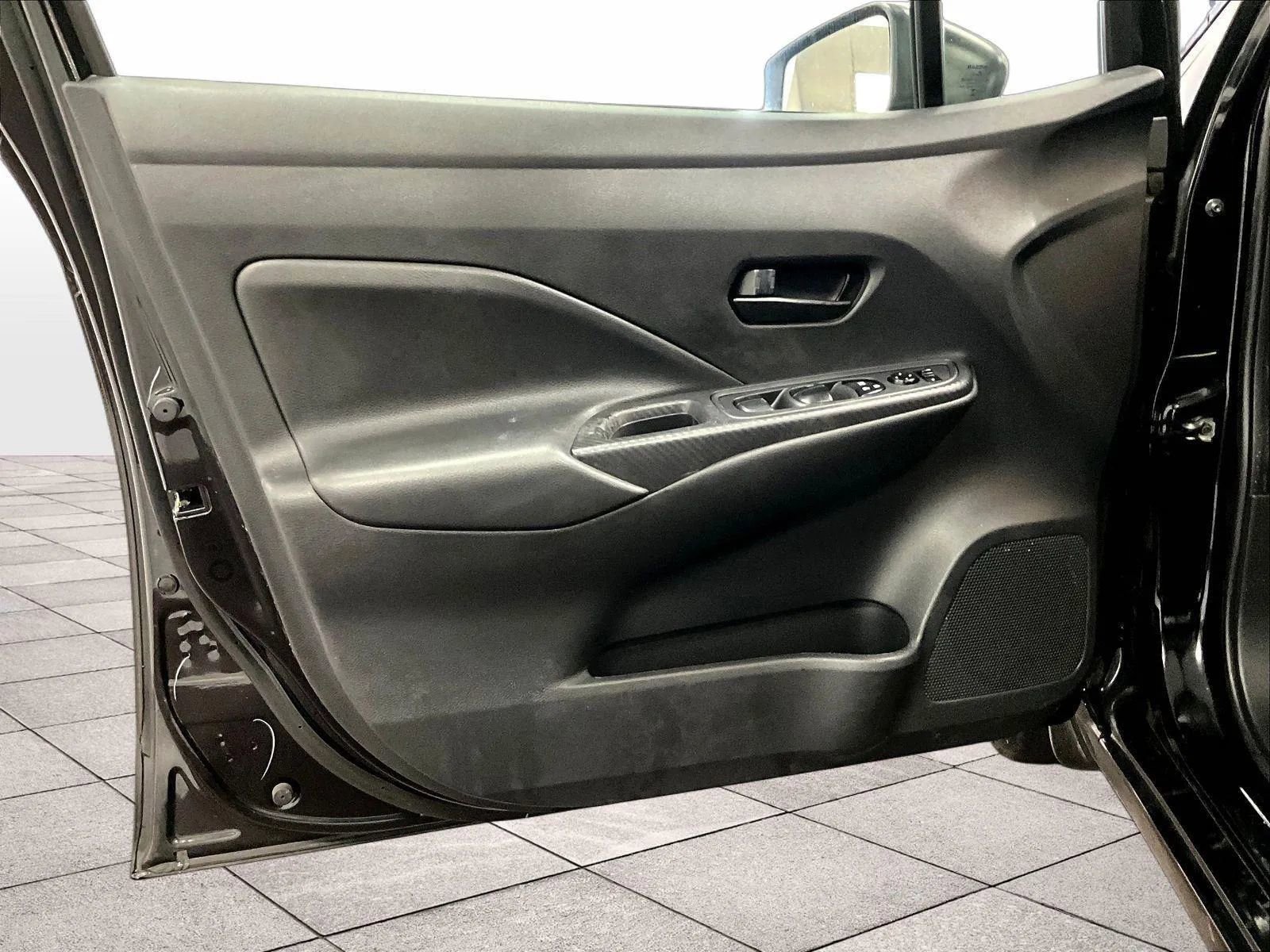 Used 2024 Nissan Versa S w/ Trunk Package image 22