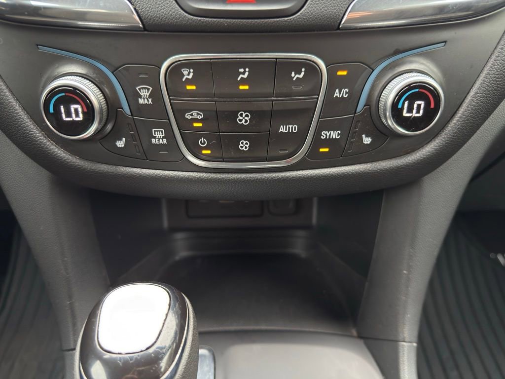 Used 2020 Chevrolet Equinox LT image 14