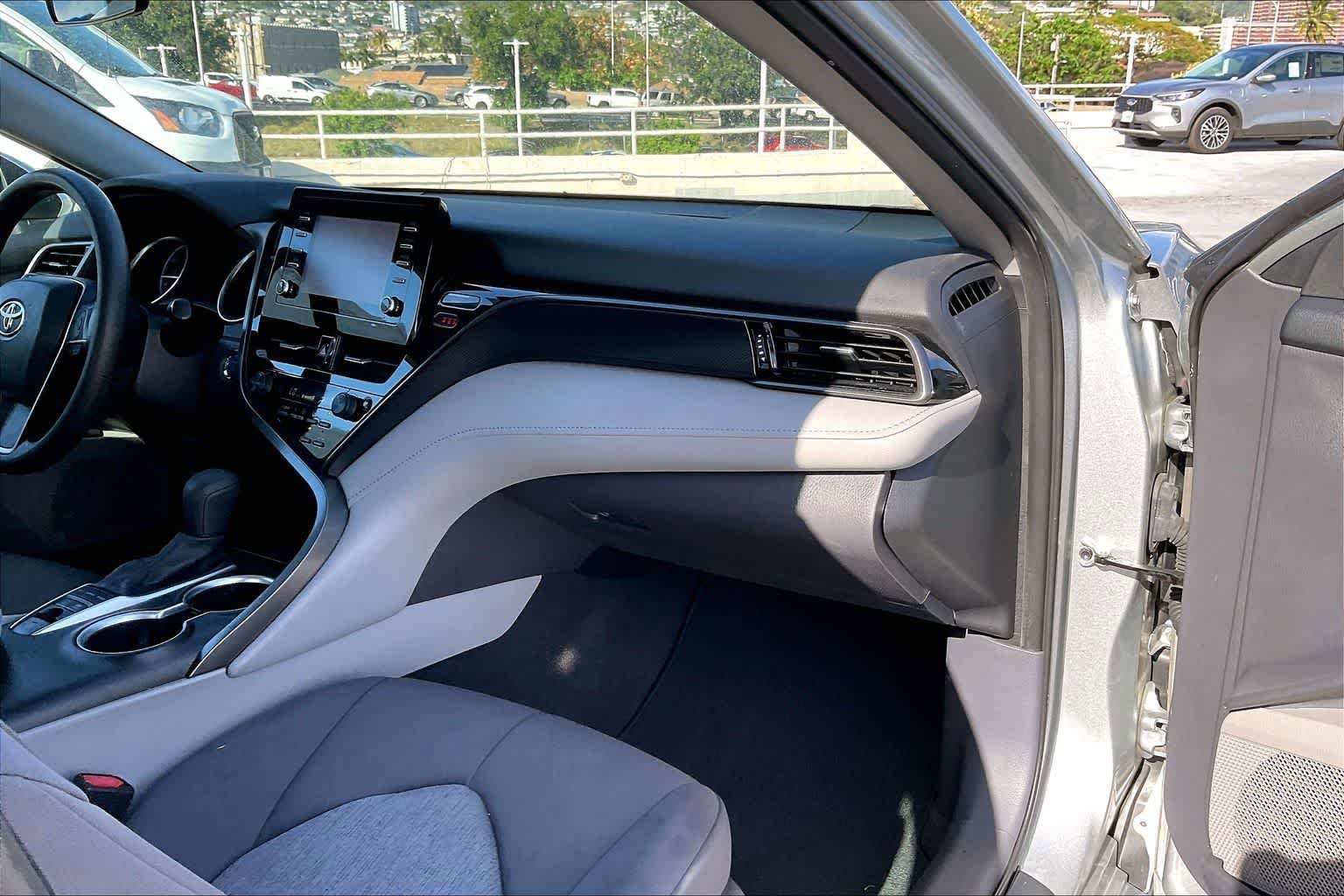 Used 2021 Toyota Camry LE FWD image 23