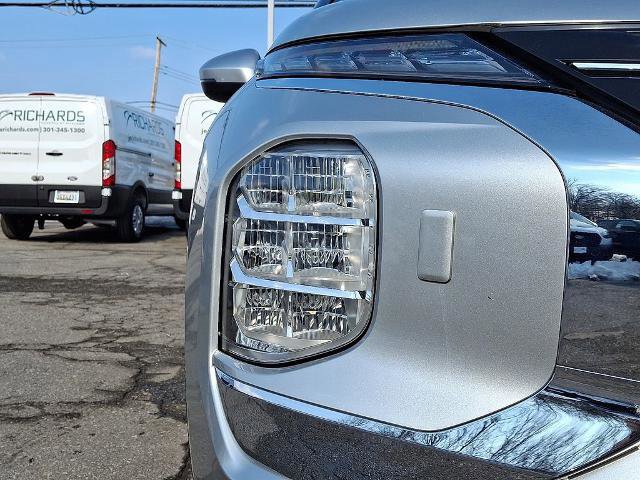 Used 2022 Mitsubishi Outlander ES image 9