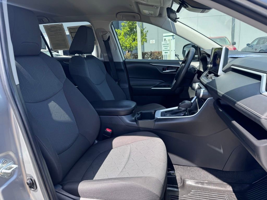 Used 2024 Toyota RAV4 XLE FWD image 21