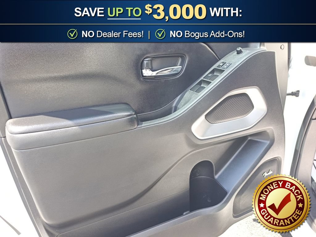 Used 2025 Nissan Frontier SV w/ SV Convenience Package RWD image 16