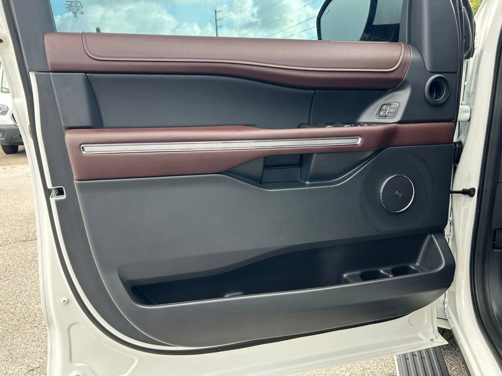 Certified 2024 Ford Expedition Limited RWD image 36