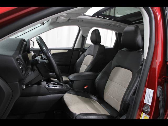 Certified 2022 Ford Escape Titanium w/ Titanium Elite Package AWD/4WD image 6