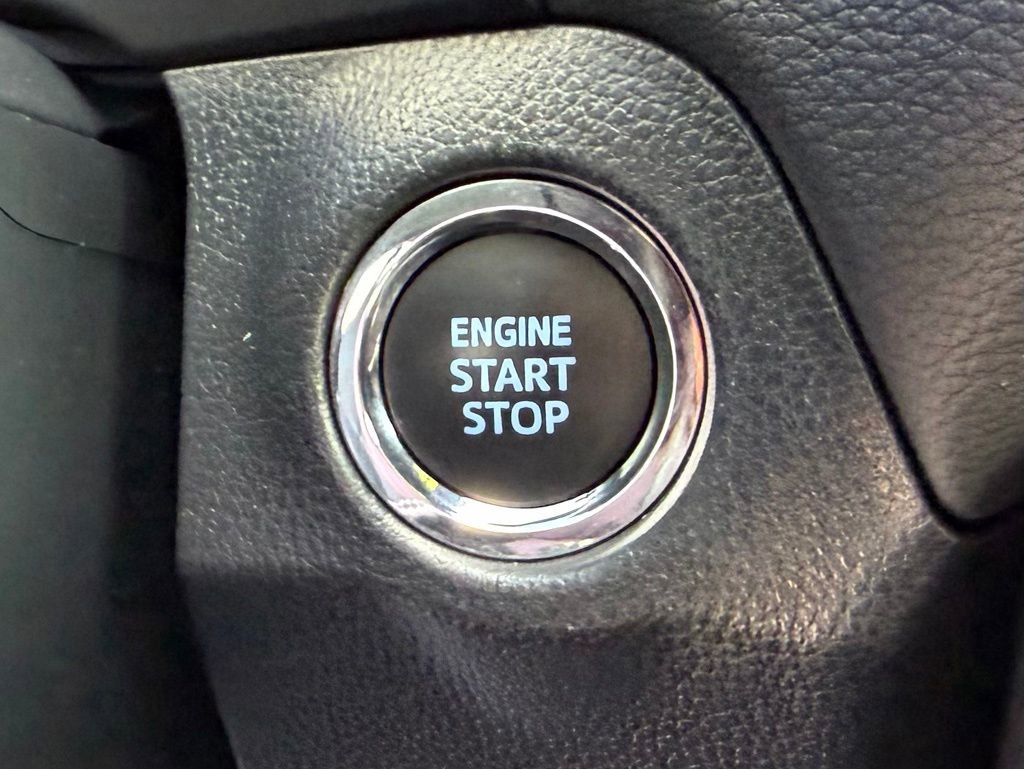 Used 2022 Toyota RAV4 XLE Premium image 24