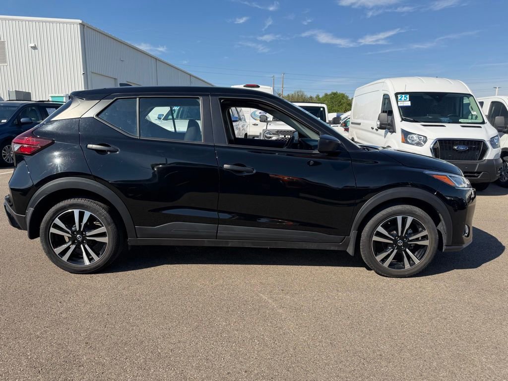 Used 2024 Nissan Kicks S image 6