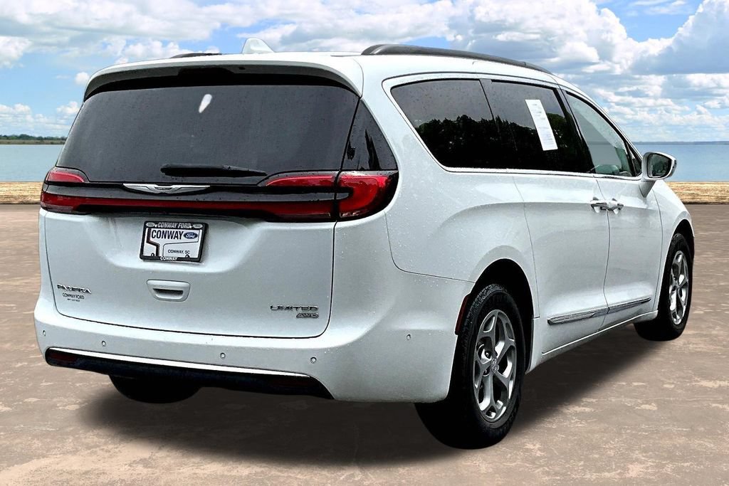 Used 2022 Chrysler Pacifica Limited AWD/4WD image 8