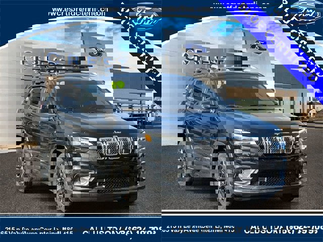 Used 2019 Jeep Cherokee Latitude Plus w/ Comfort/Convenience Group