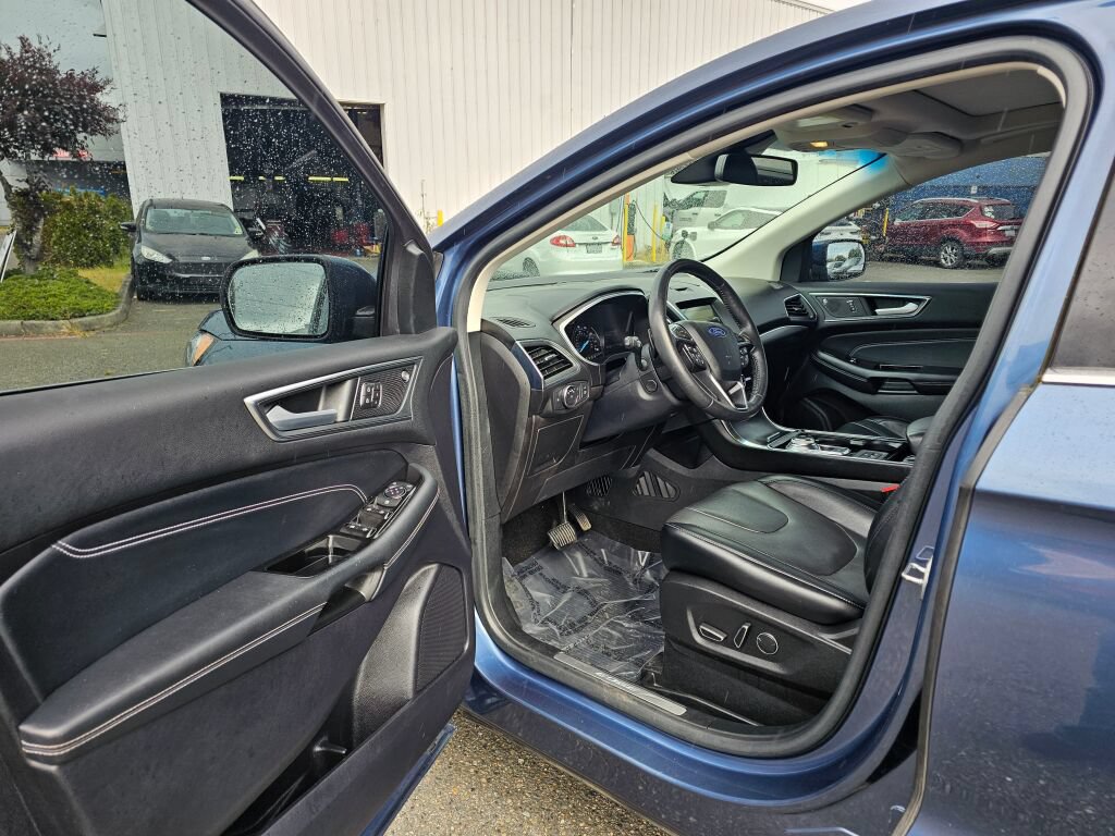 Certified 2019 Ford Edge Titanium w/ Equipment Group 301A AWD/4WD image 14