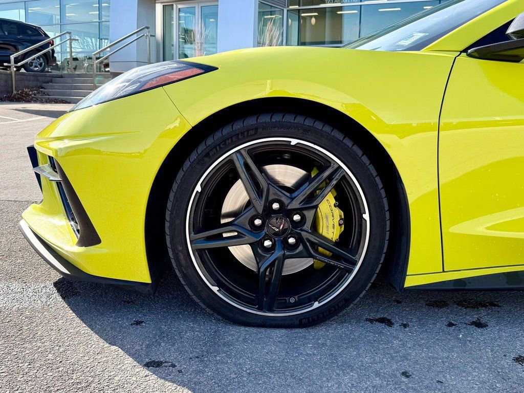 Used 2021 Chevrolet Corvette Stingray Premium Cpe w/ Z51 Performance Package image 28