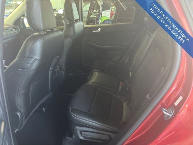 Certified 2025 Ford Escape SE image 10