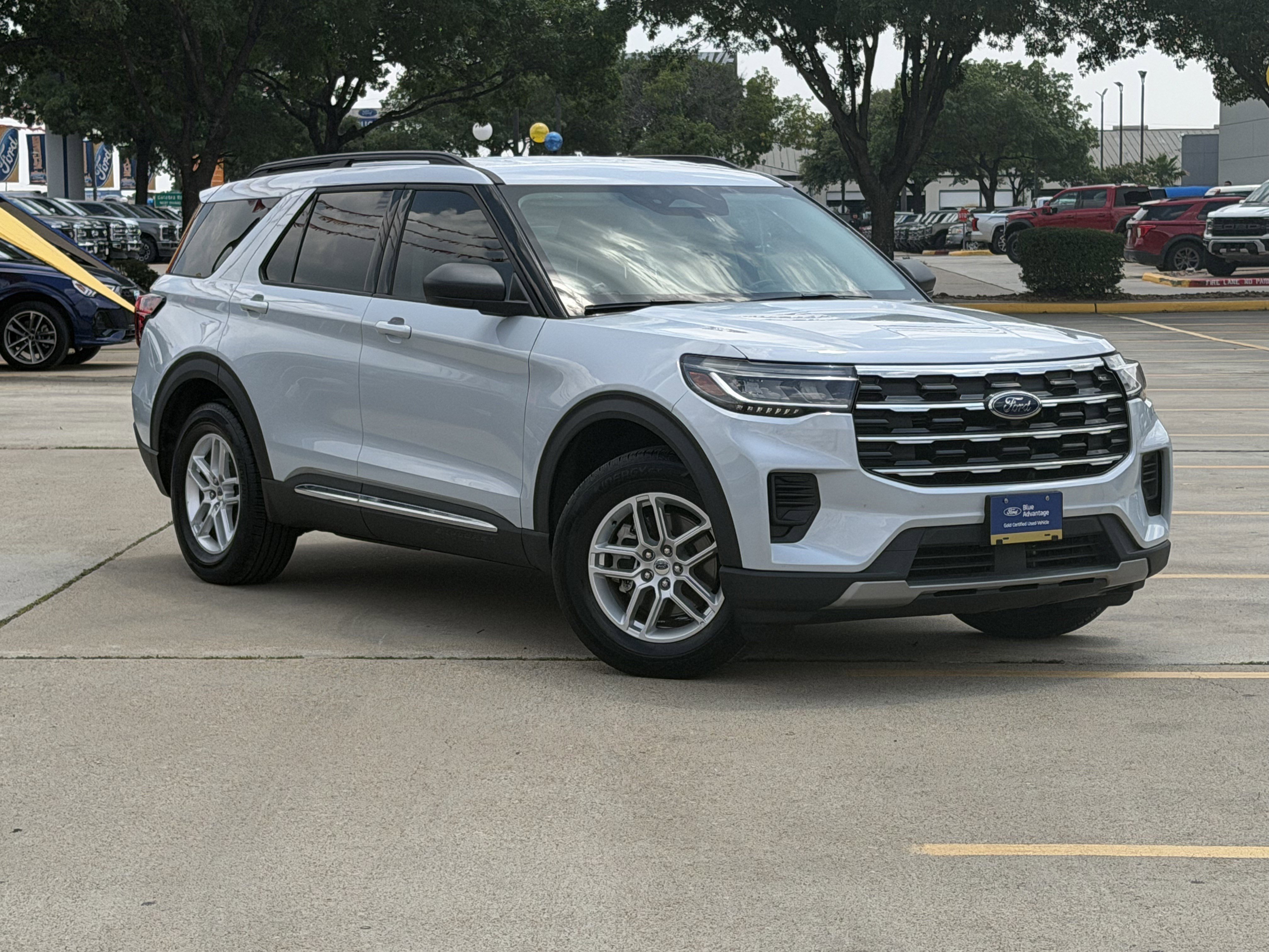 Certified 2025 Ford Explorer Active RWD video 1