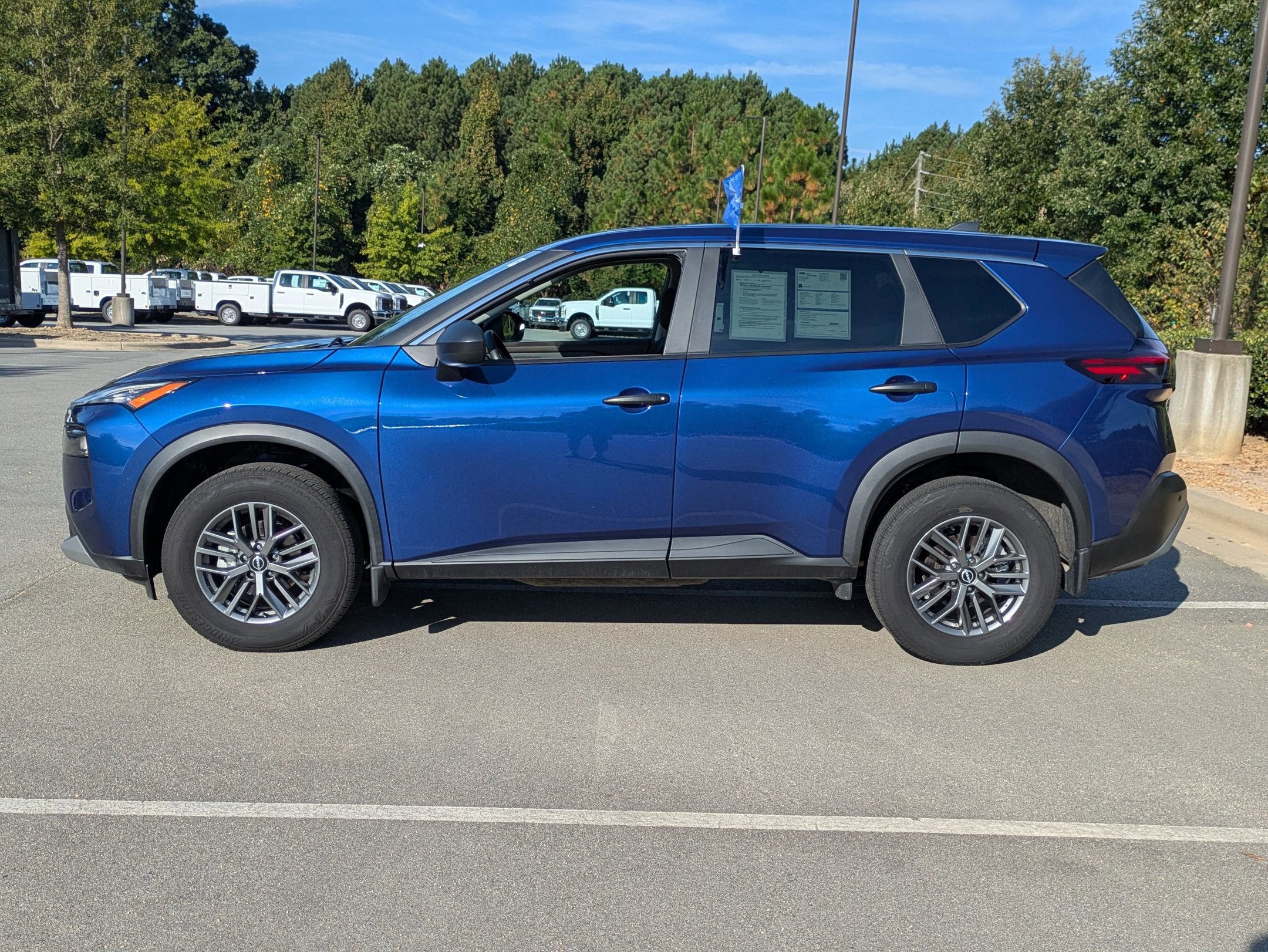 Used 2023 Nissan Rogue S image 3