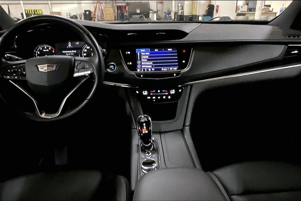 Used 2024 Cadillac XT6 Luxury w/ LPO, Floor Liner Package AWD/4WD image 14