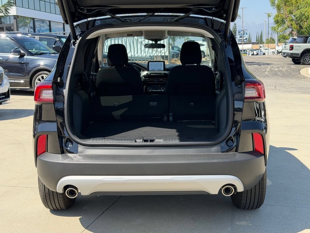 Certified 2025 Ford Escape Active FWD image 16