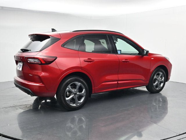 Certified 2023 Ford Escape ST-Line w/ Tech Pack #1 AWD/4WD image 10