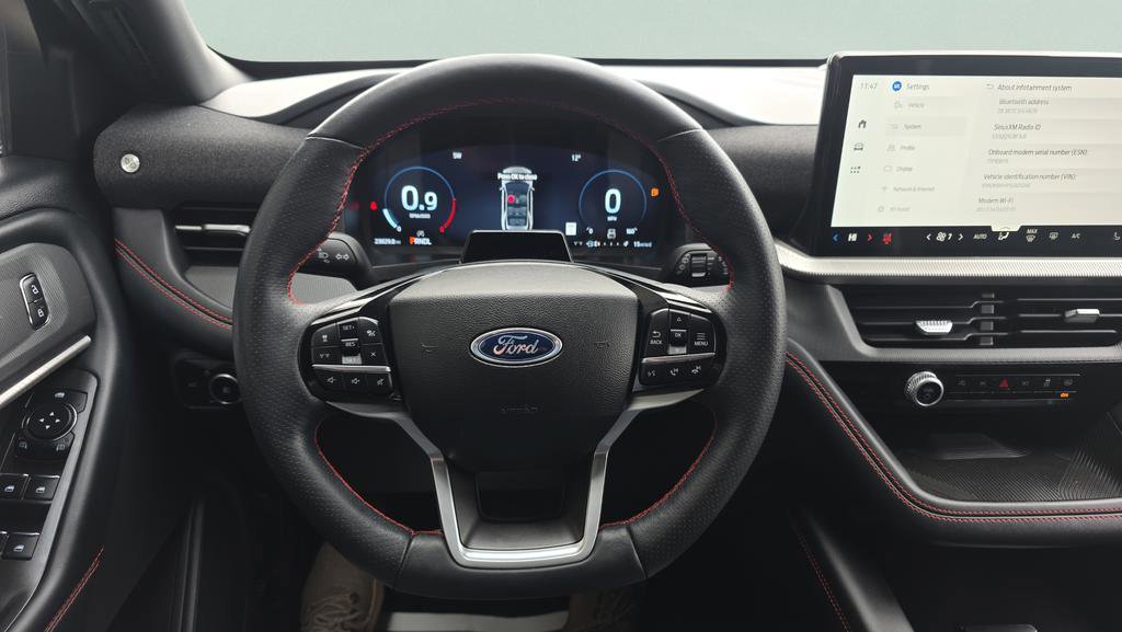Certified 2025 Ford Explorer ST-Line w/ ST-Line Street Pack image 19