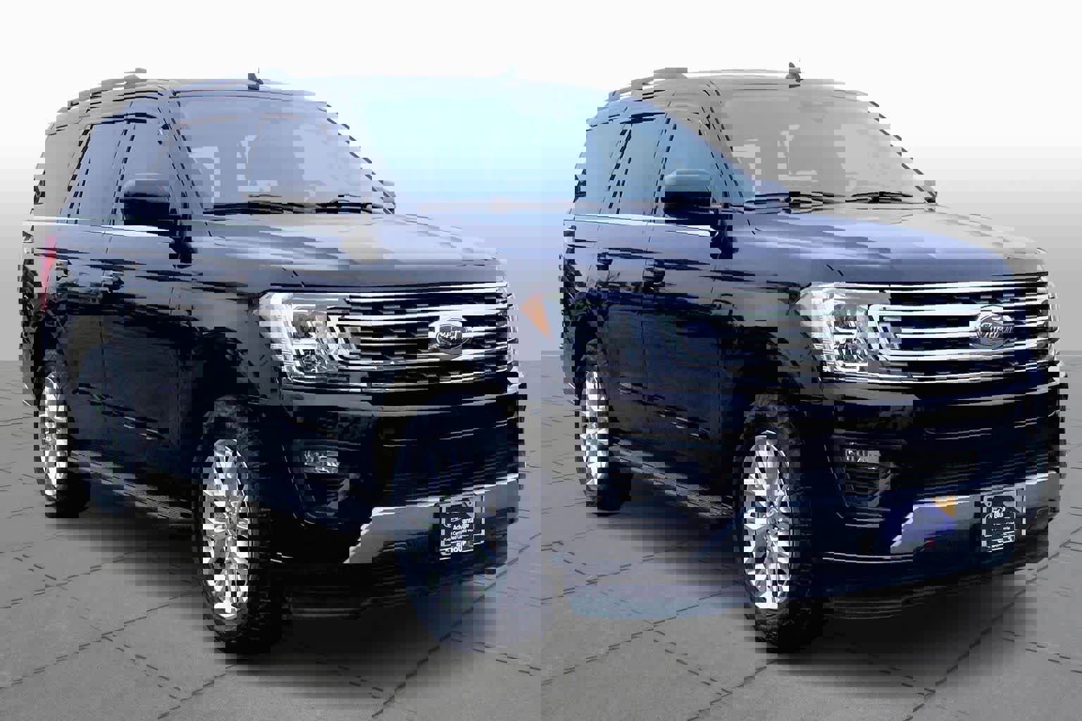 Certified 2021 Ford Expedition XLT image 2