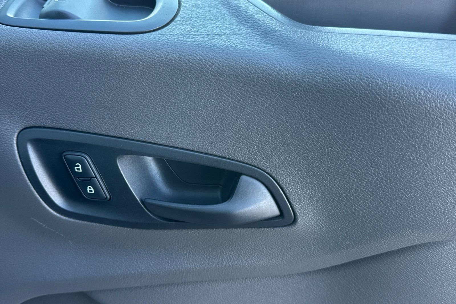 Certified 2021 Ford Transit 350 XLT image 18