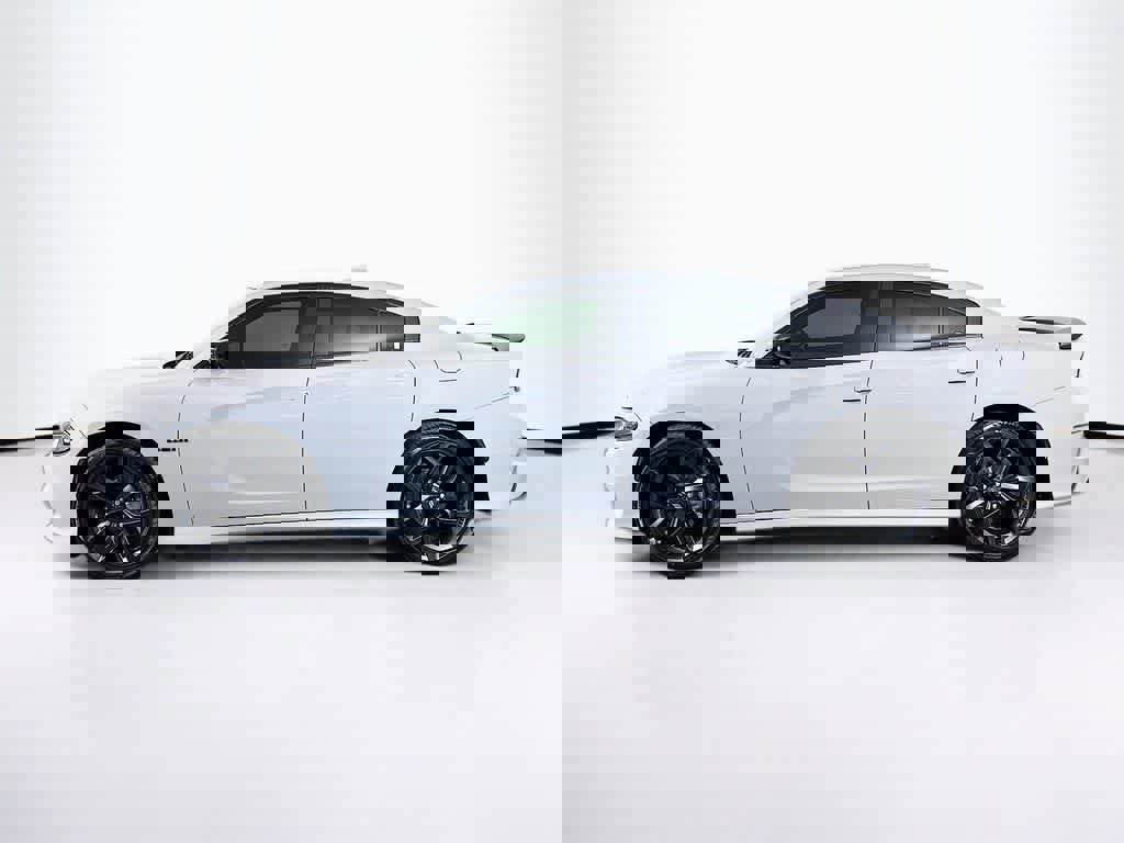 Used 2022 Dodge Charger R/T w/ Blacktop Package image 3