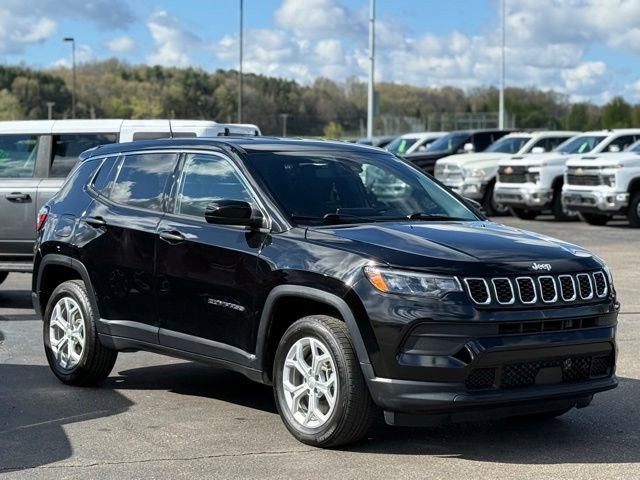Used 2024 Jeep Compass Sport AWD/4WD image 35