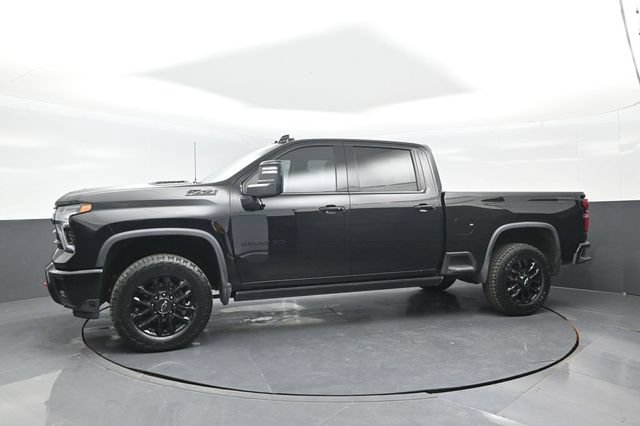 Used 2025 Chevrolet Silverado 2500 LTZ w/ LTZ Plus Package AWD/4WD image 4