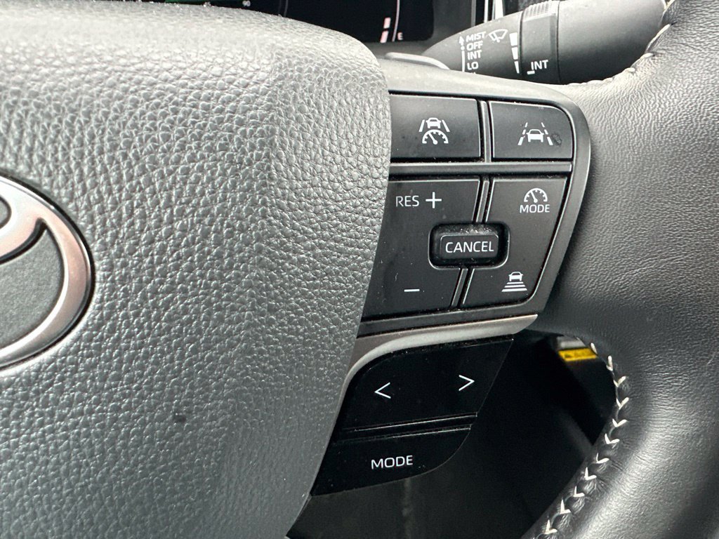 Used 2025 Toyota Camry SE FWD image 36