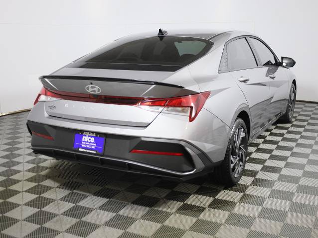 Used 2025 Hyundai Elantra Sport FWD image 5