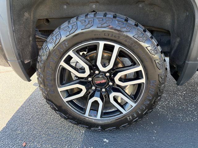 Used 2023 GMC Sierra 1500 AT4 w/ Technology Package AWD/4WD image 7