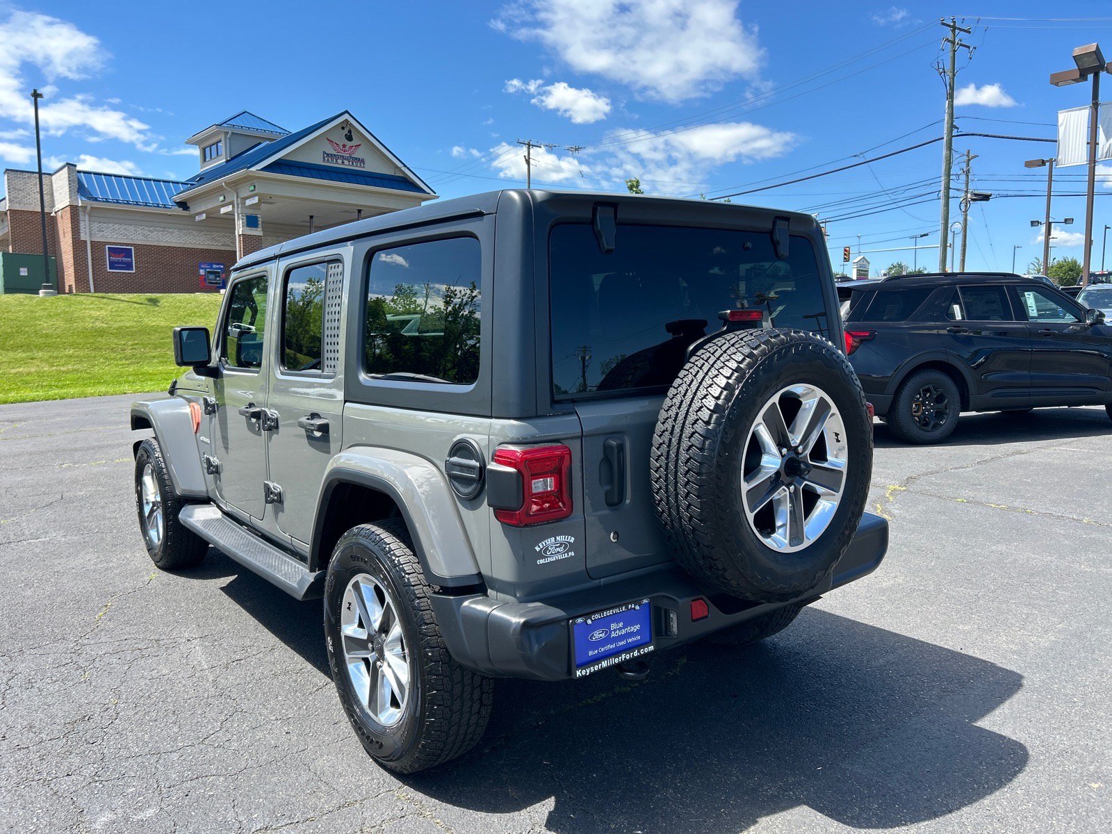 Used 2020 Jeep Wrangler Unlimited Sahara AWD/4WD image 10