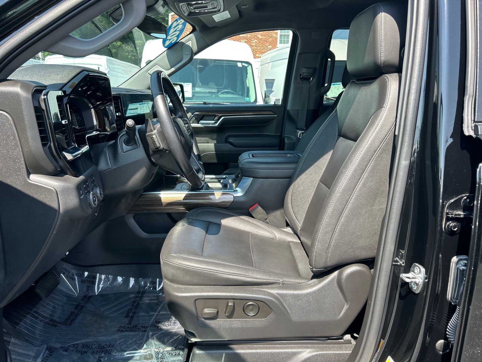 Used 2022 Chevrolet Silverado 1500 LT Trail Boss w/ LT Trail Boss Premium Package AWD/4WD image 7