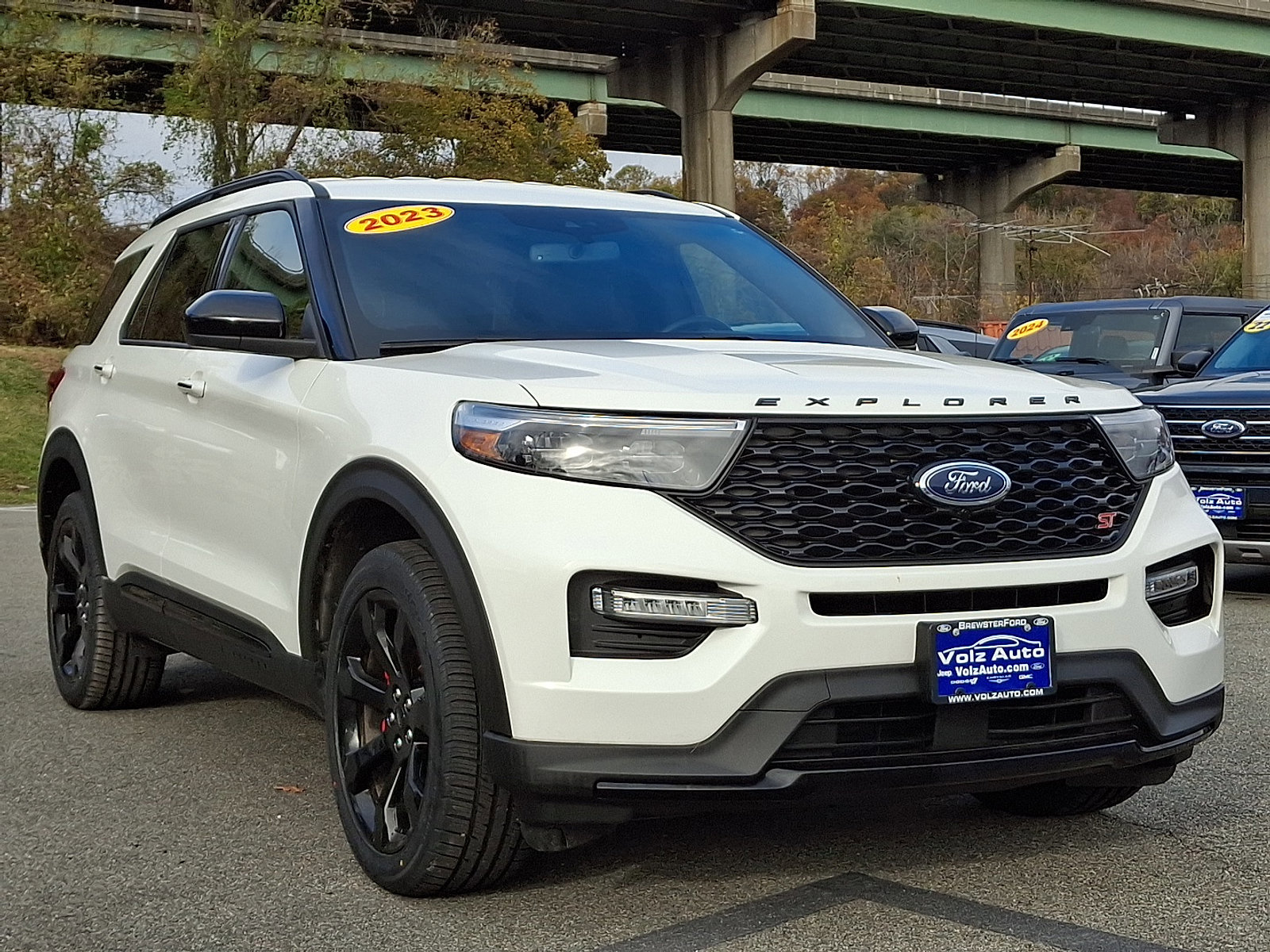 Certified 2023 Ford Explorer ST w/ ST Street Pack image 11