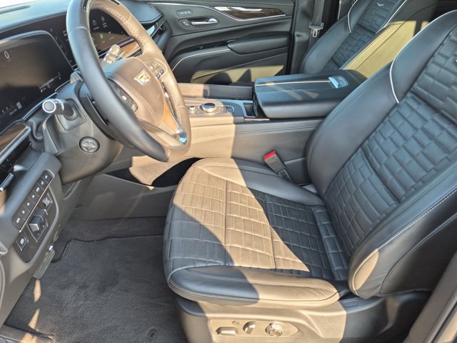 Used 2024 Cadillac Escalade ESV Sport Platinum w/ LPO, ONYX Package AWD/4WD image 16