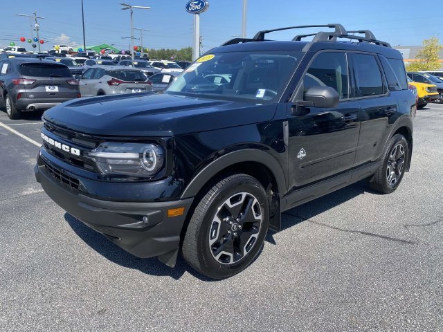 Certified 2023 Ford Bronco Sport Outer Banks w/ Tech Package AWD/4WD image 3