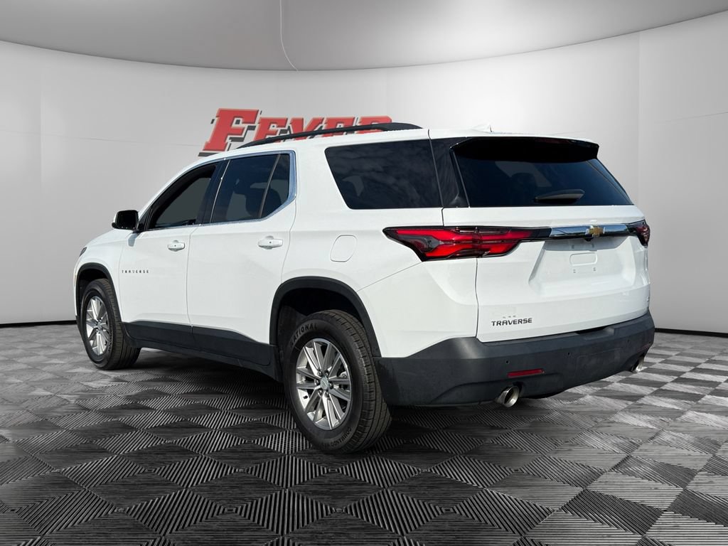 Used 2023 Chevrolet Traverse LT FWD image 3