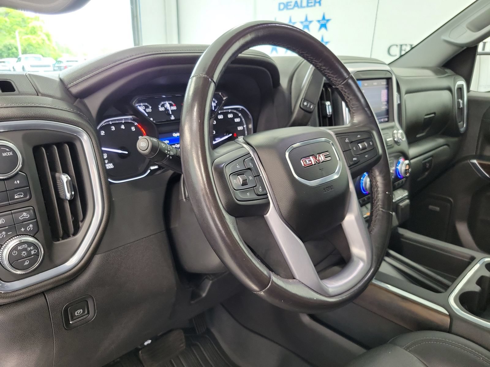 Used 2022 GMC Sierra 1500 SLT w/ SLT Premium Plus Package AWD/4WD image 10