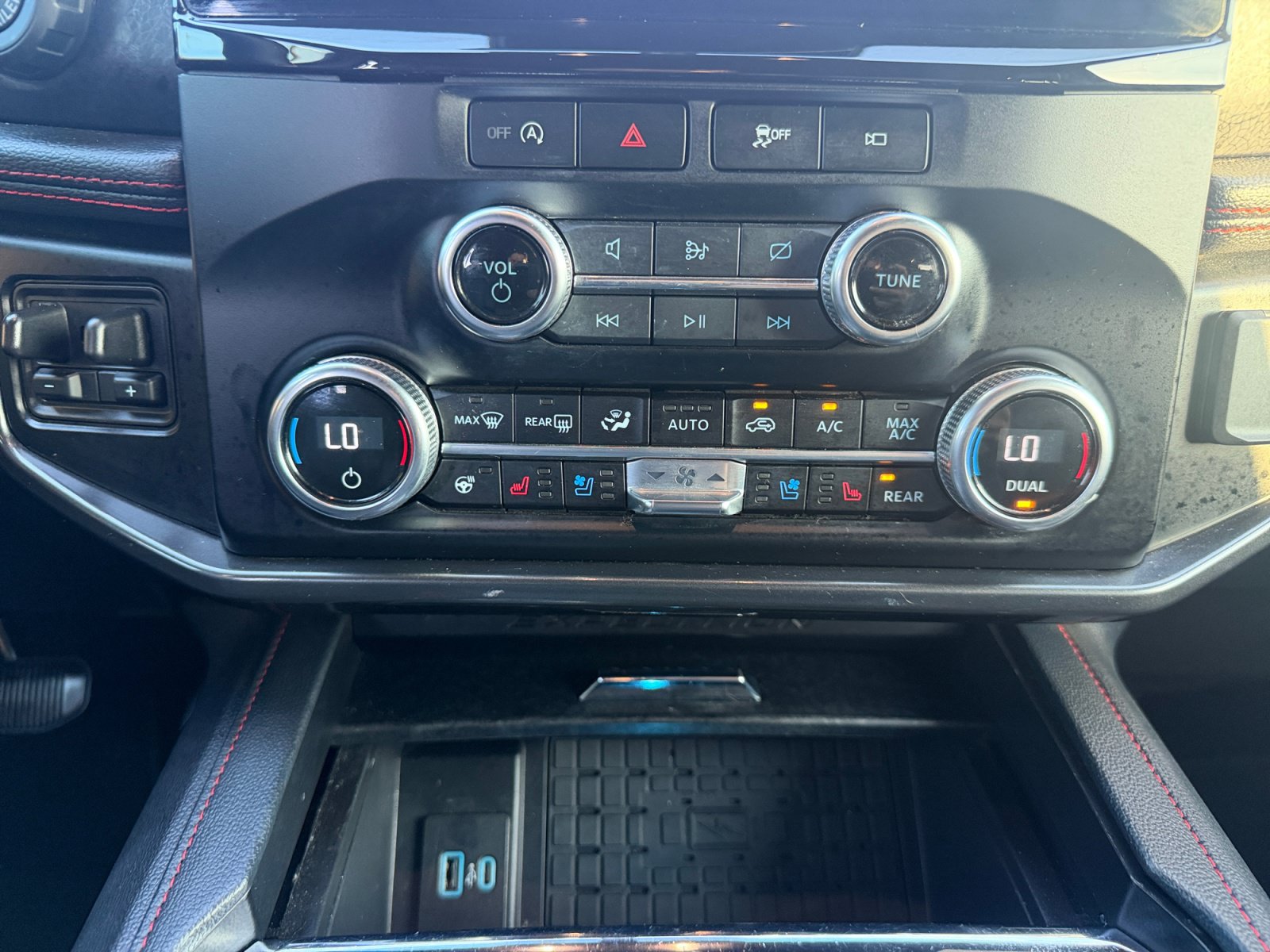 Certified 2024 Ford Expedition Limited RWD image 22