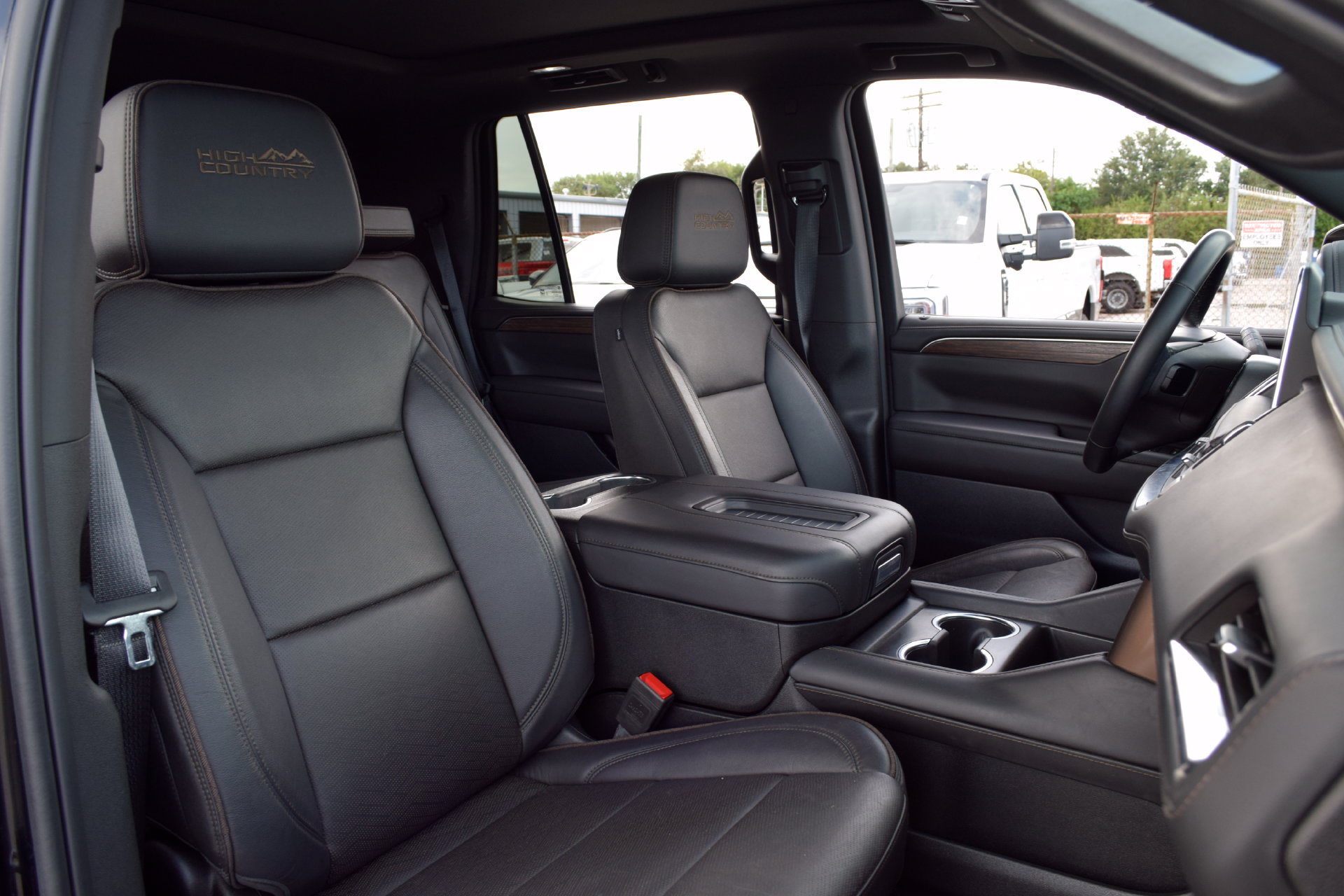 Used 2024 Chevrolet Tahoe High Country w/ Premium Package AWD/4WD image 23