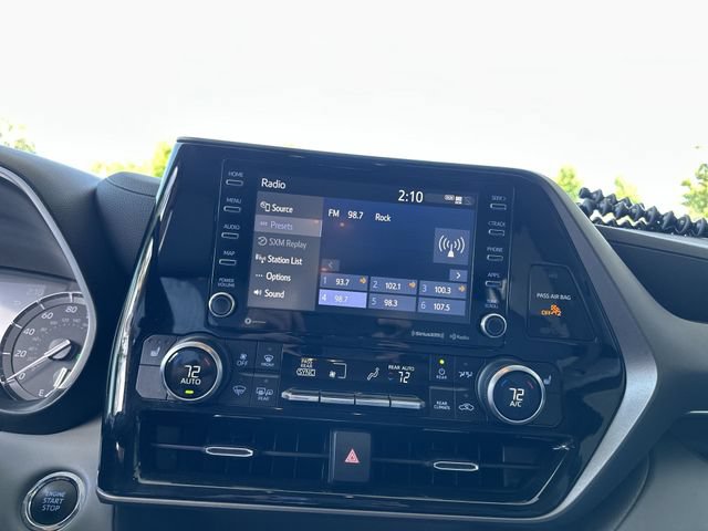 Used 2022 Toyota Highlander XLE FWD image 17