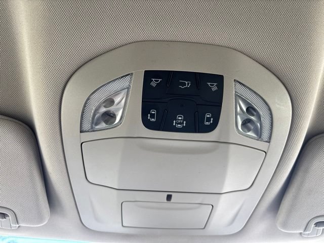 Used 2024 Chrysler Pacifica Limited FWD image 28