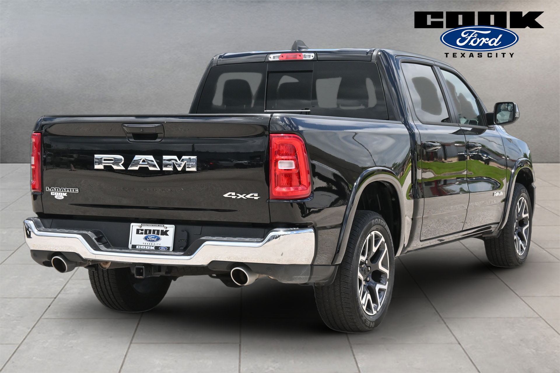 Used 2026 RAM 1500 Laramie AWD/4WD image 3