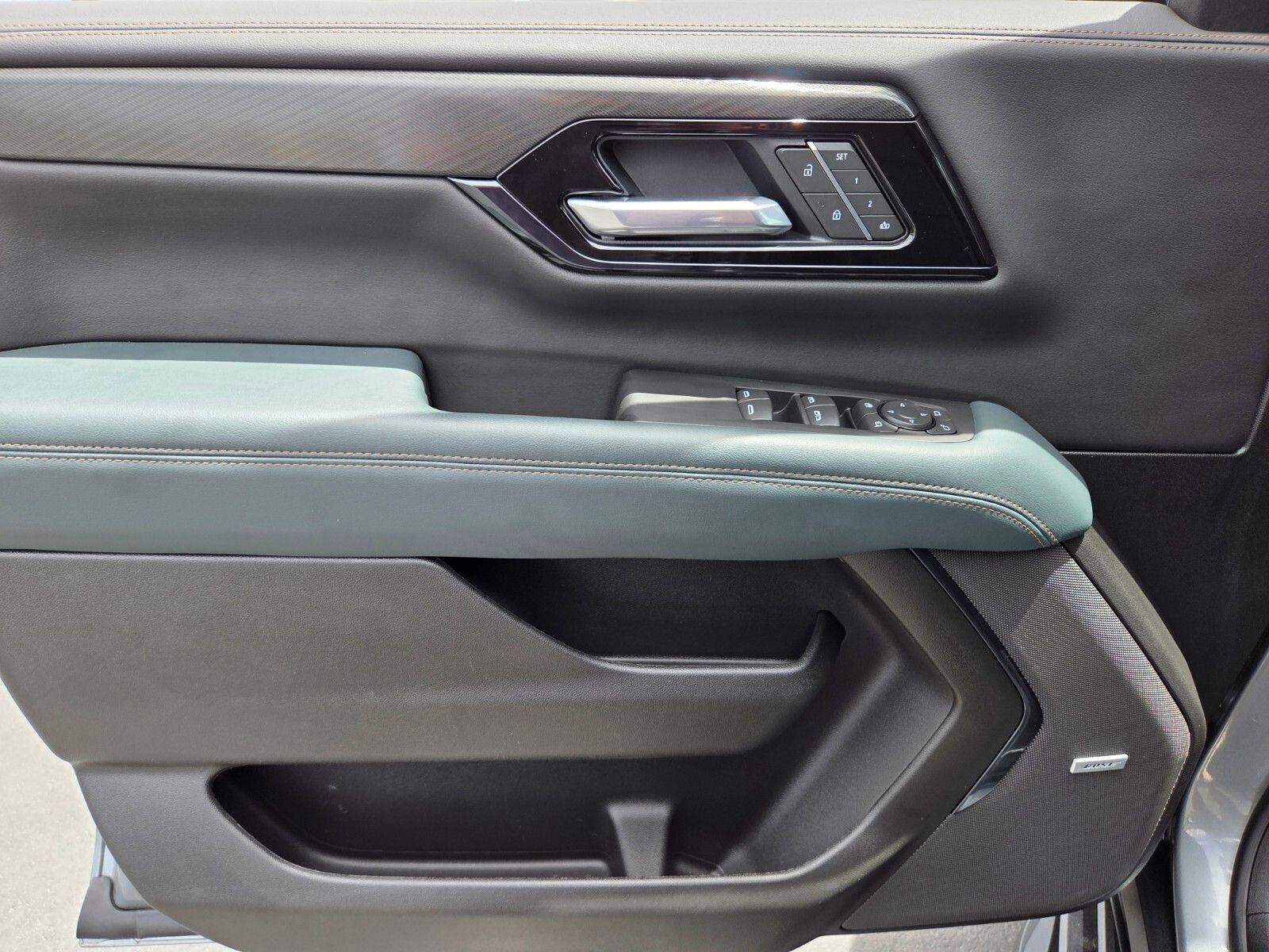 Used 2026 GMC Yukon XL AT4 w/ LPO, Floor Liner Package AWD/4WD image 19