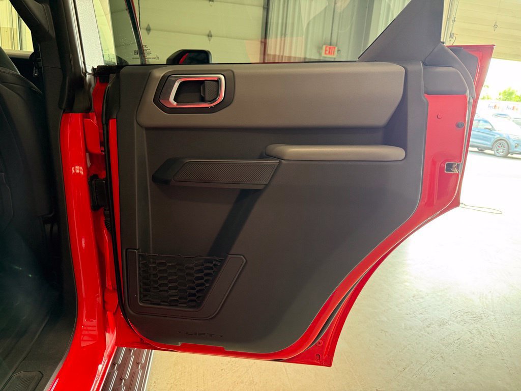 Certified 2023 Ford Bronco Big Bend w/ Sasquatch Package AWD/4WD image 30