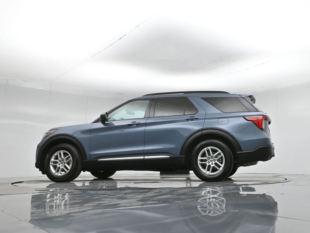 Certified 2025 Ford Explorer Active RWD image 25